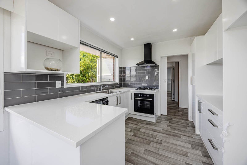 14 Gregory Place, Mount Roskill, Auckland - Carousel 2