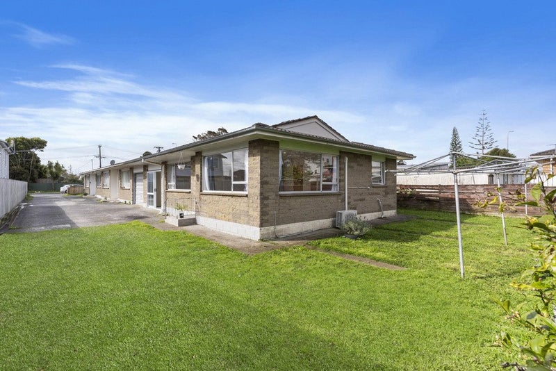 3/4 Pomaria Road, Henderson, Auckland - Carousel 2