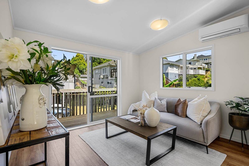 26A Camelot Place, Glenfield, Auckland - Carousel 1