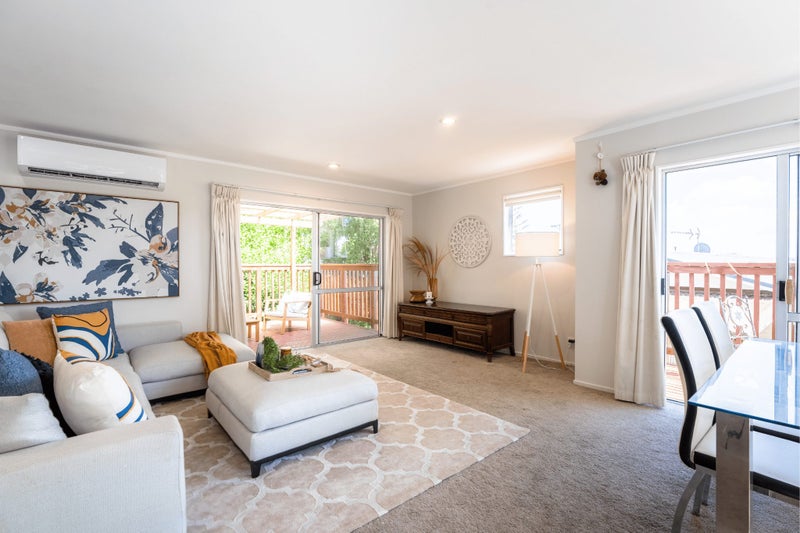 2/13 Fairclough Road, Beach Haven, Auckland - Carousel 1