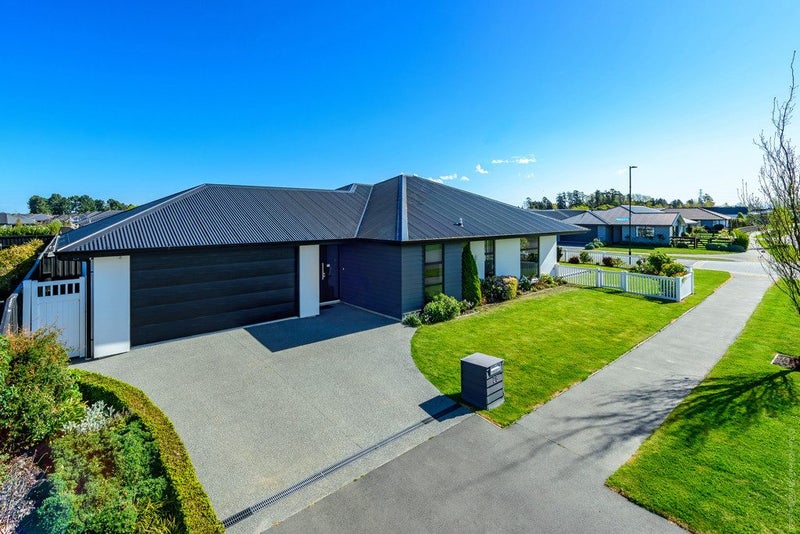 28 Veuve Drive, Lincoln, Lincoln - Carousel 2