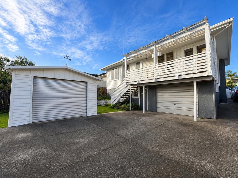 34 Sunnyfield Crescent, Glenfield, Auckland - Carousel 1