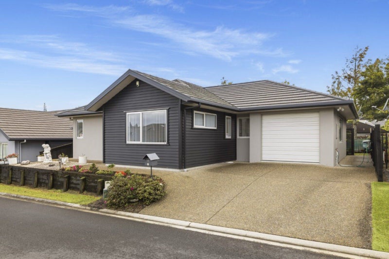 49 Bridgewater Way, Pyes Pa, Tauranga - Carousel 1