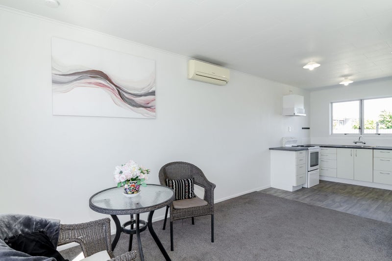 2/5 ROCHESTER ST, TAMATEA, NAPIER - Carousel 1