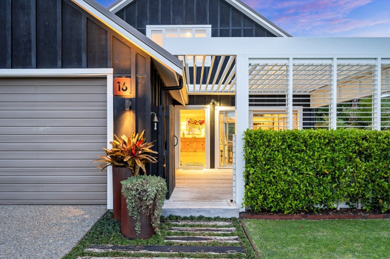 16 Te Mana Street, Omaha - Carousel 1