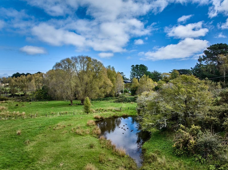 138 Paekakariki Hill Road, Porirua - Carousel 2