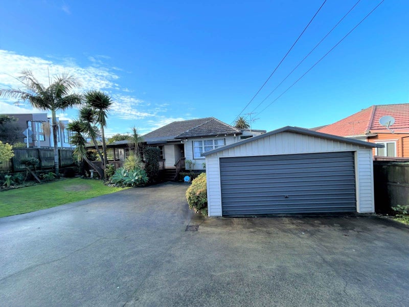 12 Frost Road, Mount Roskill, Auckland - Carousel 2