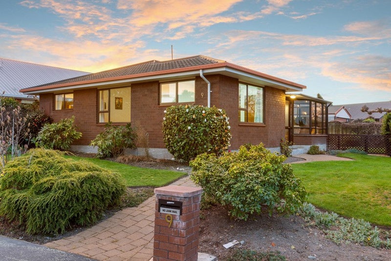 9 Lowry Avenue, Redwood, Christchurch - Carousel 1