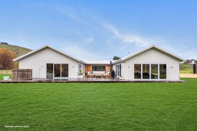 2506 Kahuranaki Road, Havelock North - Carousel 1