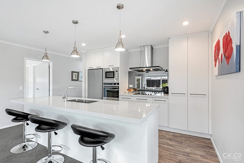 12 Passchendaele Grove, Trentham, Upper Hutt - Carousel 2