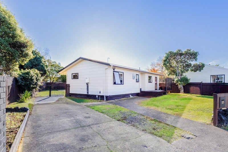 125 Makarini Street, Paraparaumu - Carousel 1
