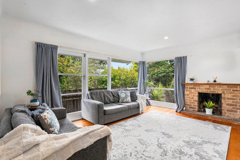 15 Levesque Street, Birkdale, Auckland - Carousel 2