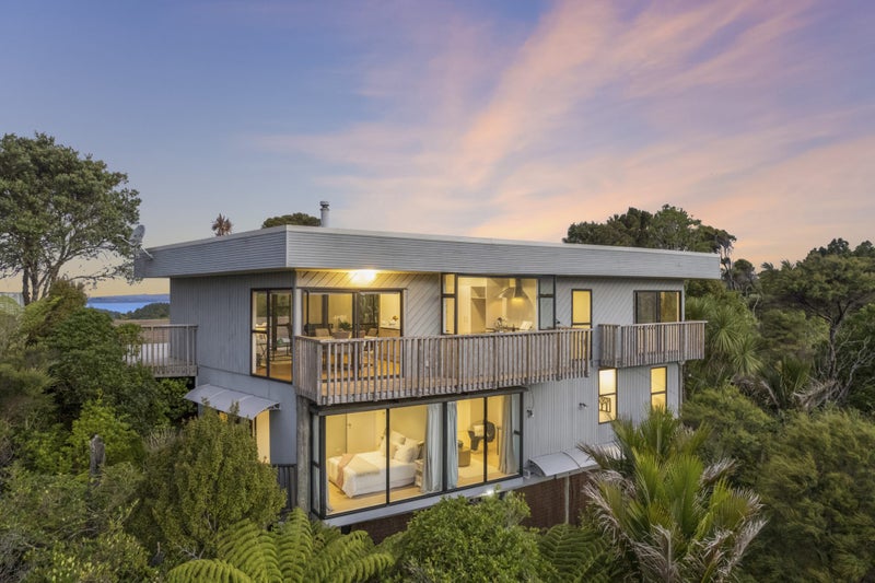 12 Victory Road, Laingholm, Auckland - Carousel 1