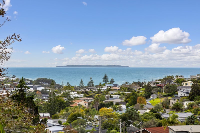 2/80 Matipo Road, Mairangi Bay, Auckland - Carousel 1