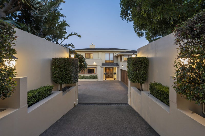 207 Beach Road, Campbells Bay, North Shore City, Auckland - Carousel 8