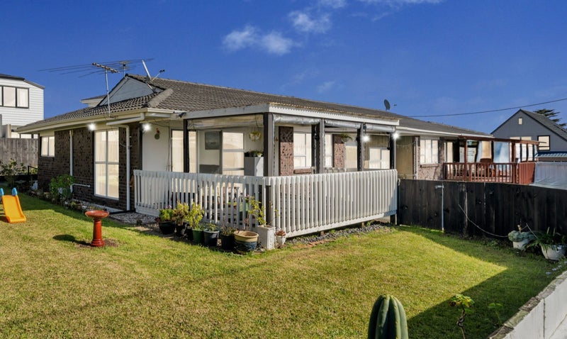 2/56 Archibald Road, Kelston, Auckland - Carousel 1
