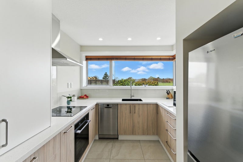 1/50 Steadman Road, Broomfield, Christchurch - Carousel 1