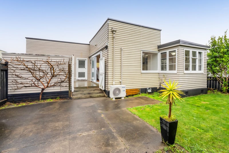 1/6 Cornwall Street, Brooklands, New Plymouth - Carousel 1