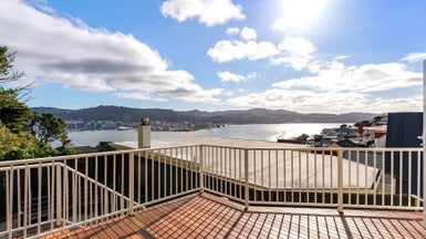 78 The Crescent, Roseneath, Wellington - Carousel 1