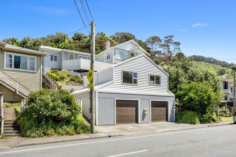 73 Happy Valley Road, Owhiro Bay, Wellington - Carousel 1