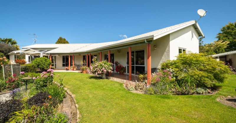 2 Clouston Gardens, Springlands, Blenheim - Carousel 19