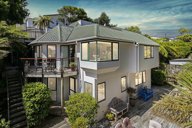 18A Lucknow Terrace, Khandallah, Wellington - Carousel 1