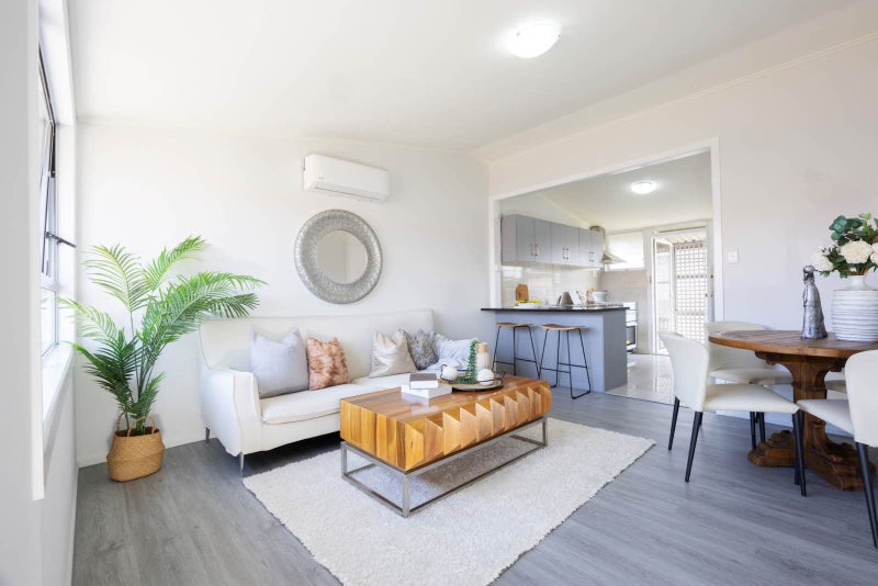 2/5 Aranui Road, Mount Wellington, Auckland - Carousel 1