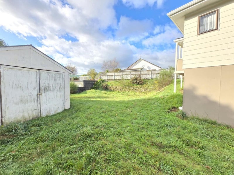 21 Moonstone Grove, Birchville, Upper Hutt - Carousel 17