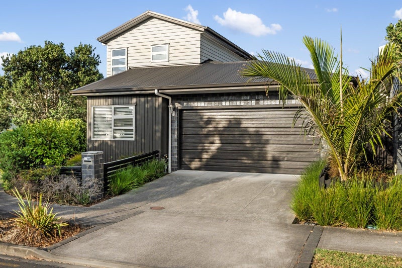 7 Waiarohia Place, Hobsonville, Auckland - Carousel 2