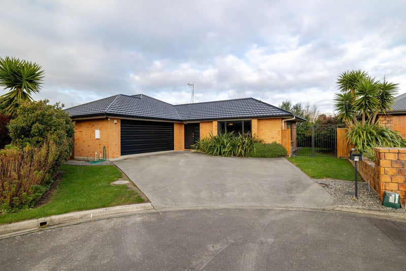 22 Liberty Grove, Kelvin Grove, Palmerston North - Carousel 1
