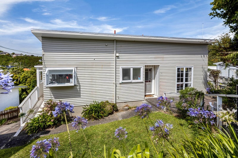 16 Dominion Park Street, Johnsonville, Wellington - Carousel 19