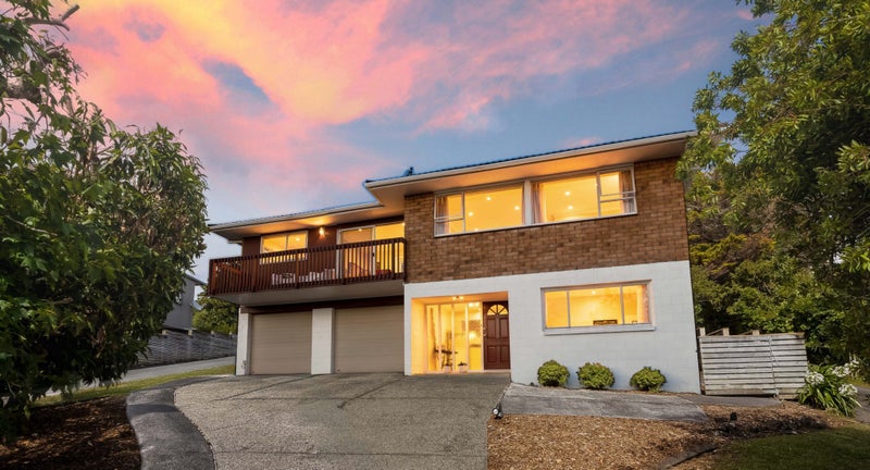 4 Prestige Place, Castor Bay, Auckland - Carousel 1