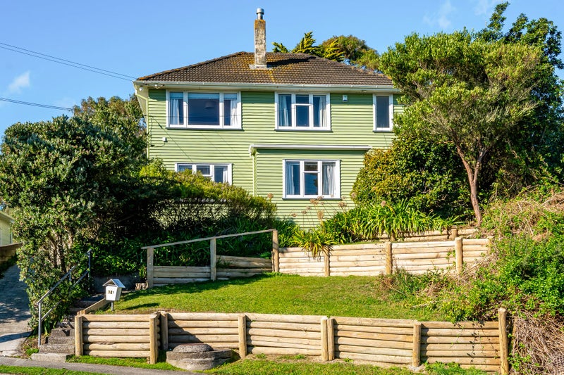 101 Hereford Street, Cannons Creek, Porirua - Carousel 1