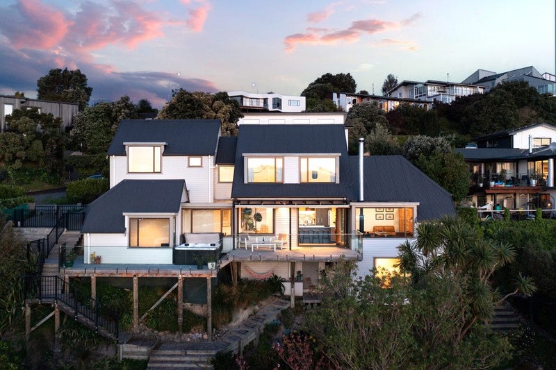 3 Roland Lane, Mount Pleasant, Christchurch - Carousel 1