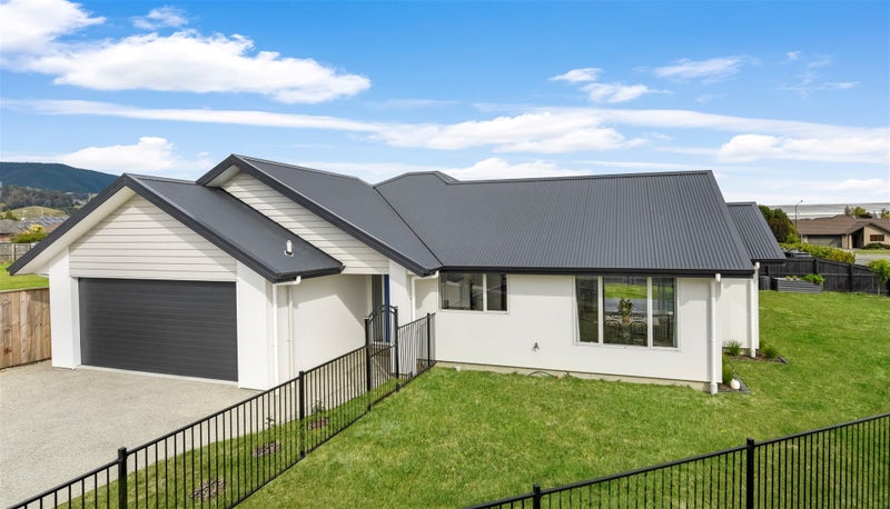 2 Lassen Place, Stoke, Nelson - Carousel 1