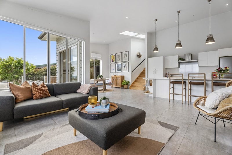 16 George Street, Surfdale, Waiheke Island - Carousel 1