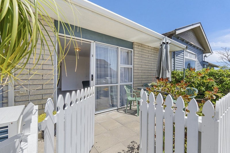 3/220 CORONATION Avenue, Welbourn, New Plymouth - Carousel 1
