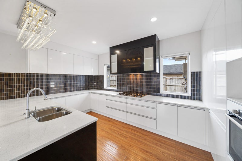 24 Kilmacrennan Drive, Rosehill, Papakura - Carousel 2