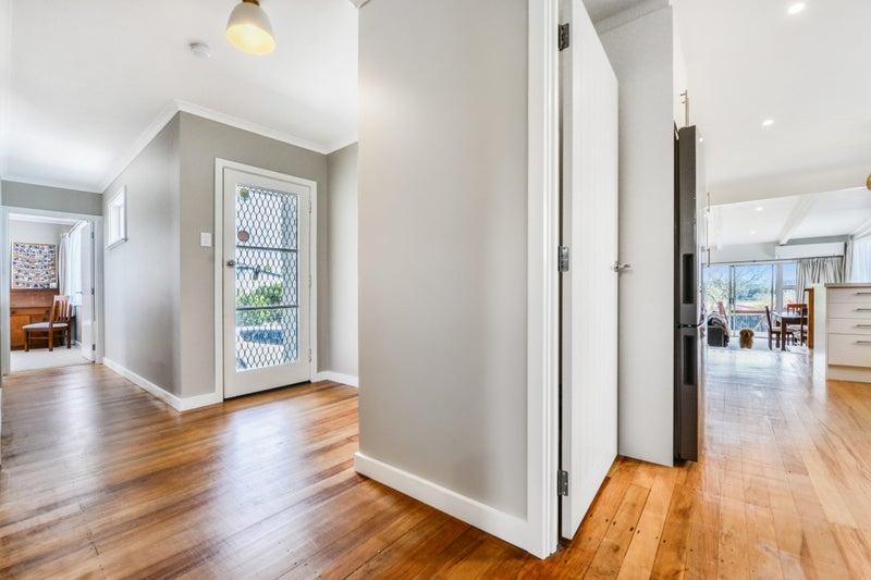 100 Forest Lake Road, Forest Lake, Hamilton - Carousel 30