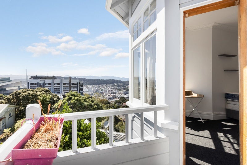 78A Kelburn Parade, Kelburn, Wellington - Carousel 2