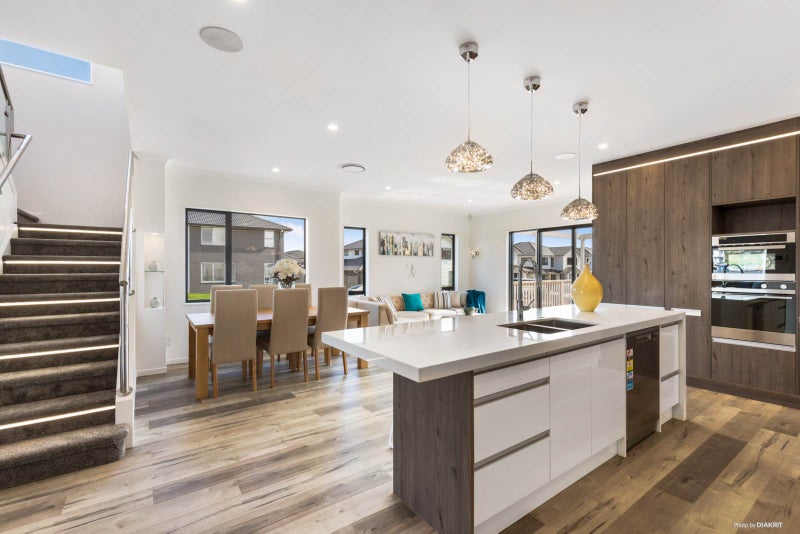 14 Horsefields Drive, Flat Bush, Auckland - Carousel 1