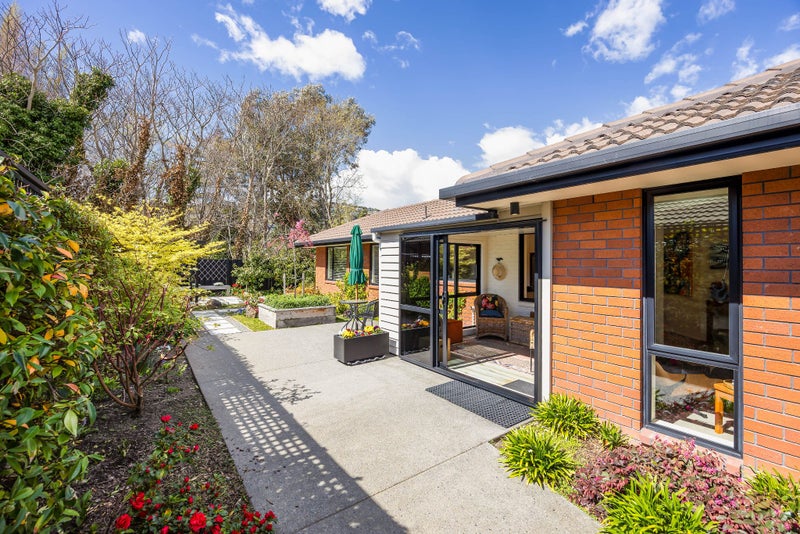 5 Castle Way, Beckenham, Christchurch - Carousel 2