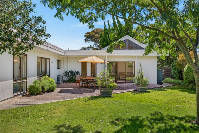 19 Durham Drive, Havelock North, Havelock North - Carousel 2