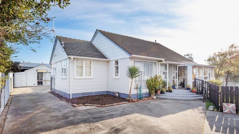 6 Thames Street, Roslyn, Palmerston North - Carousel 1