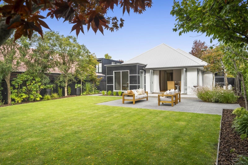 97 Tomes Road, St Albans, Christchurch - Carousel 1