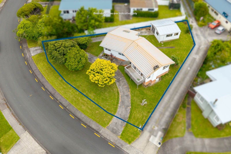 66 Divich Avenue, Te Atatu South, Auckland - Carousel 1