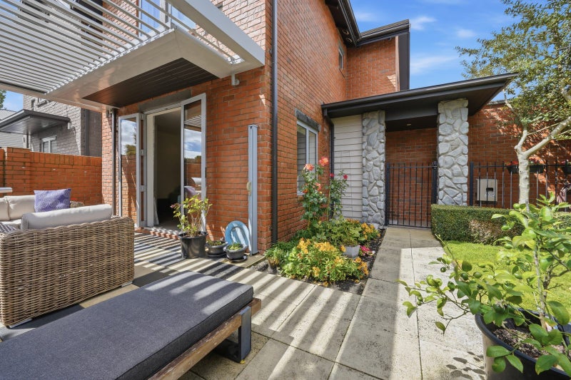 1 Henley Green, Northwood, Christchurch - Carousel 2