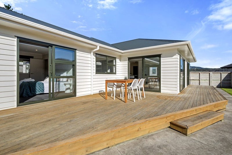 17 Jack Vaughan Grove, Wainuiomata, Lower Hutt - Carousel 2