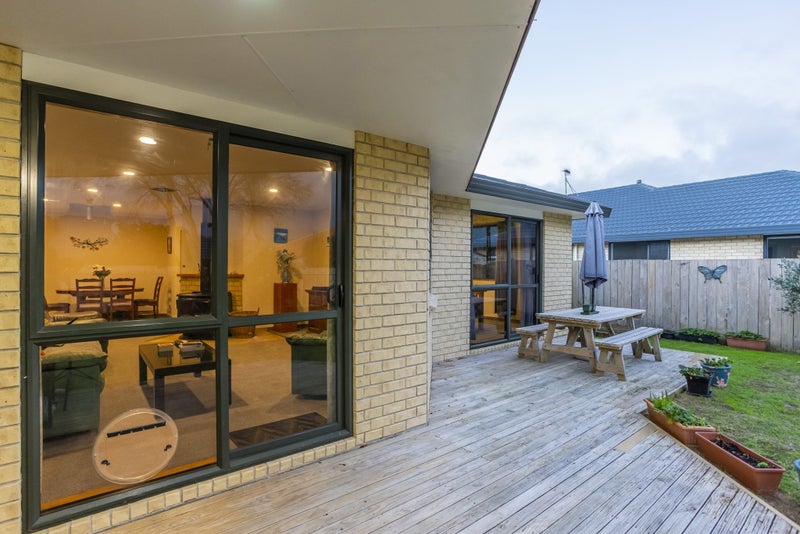 28 Hadleigh Court, Paraparaumu - Carousel 2