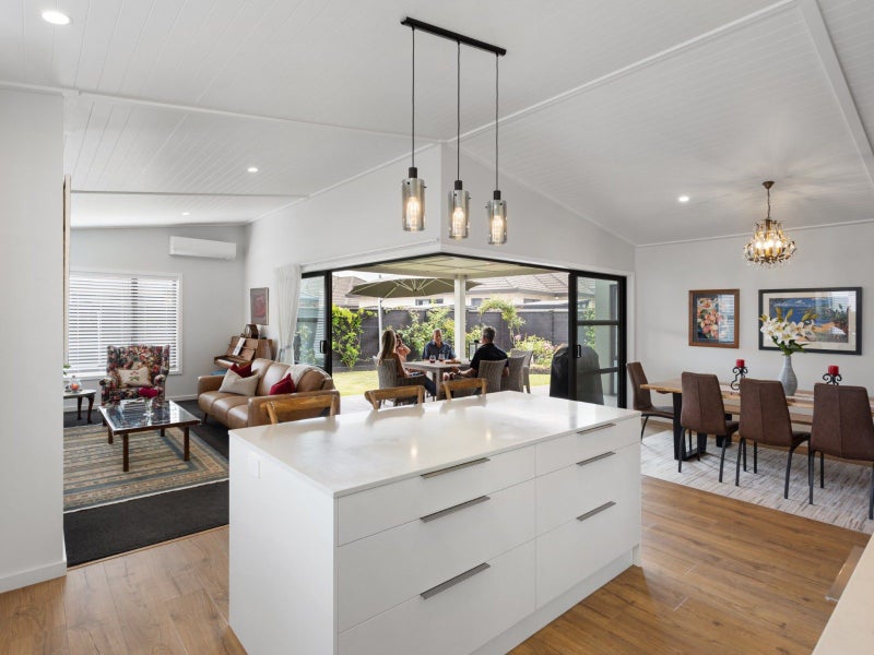 1 Makura Drive, Papamoa Beach, Papamoa - Carousel 1